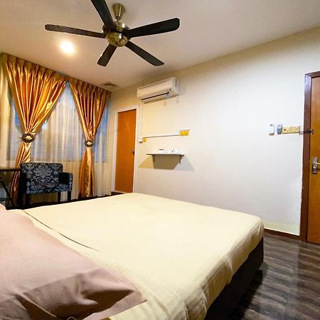 สปอต ออน 89858 รีเบคก้าโฮม Hotel โกตาคินาบาลู ภายนอก รูปภาพ