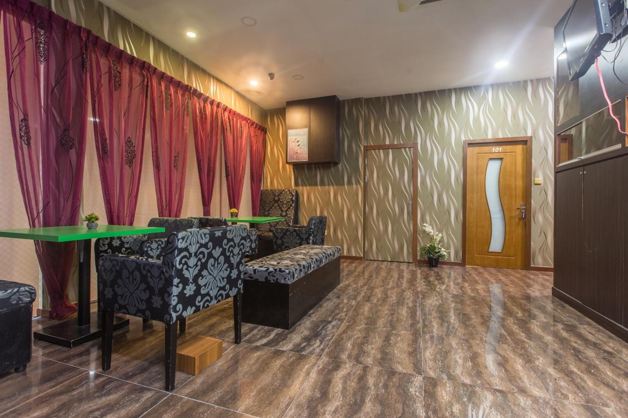 สปอต ออน 89858 รีเบคก้าโฮม Hotel โกตาคินาบาลู ภายนอก รูปภาพ